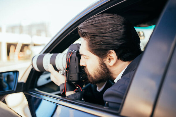 Частный детектив, расследующий секретное дело
. 