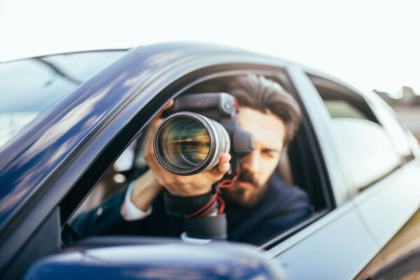 Частный детектив, расследующий секретное дело
. 