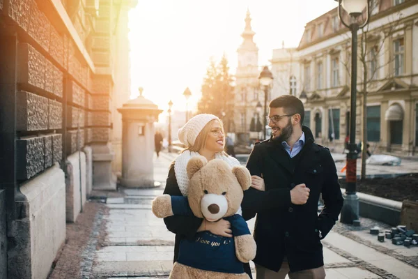 Mladý Krásný Pár Těší Město Procházka Valentýna — Stock fotografie