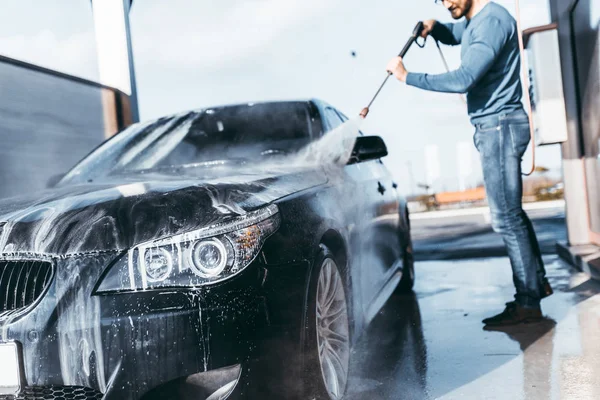 Mytí Aut Čistící Vůz Pomocí Vysokotlaké Vody — Stock fotografie