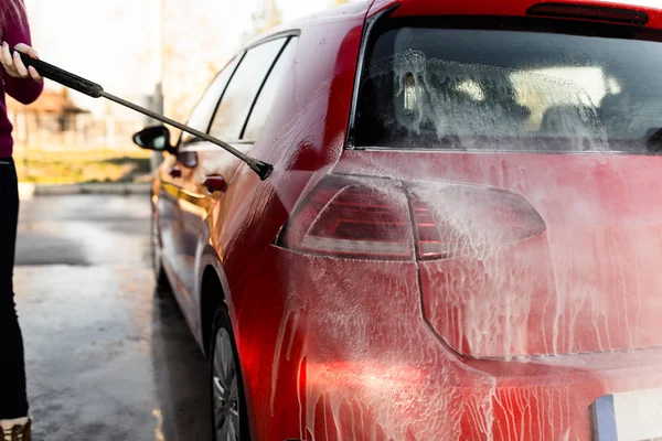 Lavado Autos Limpieza Coches Usando Agua Alta Presión Enfoque Selectivo — Foto de Stock