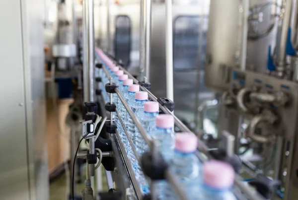 Завод Розлива Линия Розлива Воды Переработки Розлива Газированной Воды Бутылки — стоковое фото