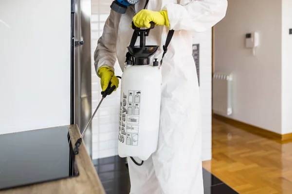 Exterminator Work Wear Spraying Pesticide Sprayer Selective Focus — Stock Photo, Image