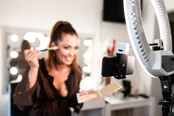 Young Beautiful Woman Professional Beauty Make Artist Vlogger Blogger Recording — Stock Photo, Image
