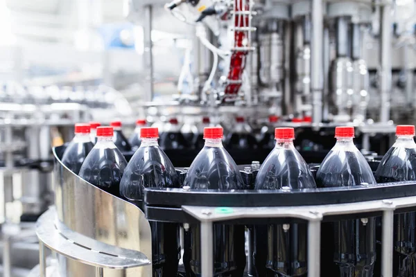 Bottelfabriek Black Juice Bottellijn Voor Het Verwerken Bottelen Van Sap — Stockfoto