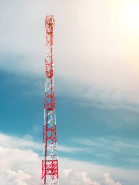 Hücresel baz istasyonu, telekomünikasyon Kulesi