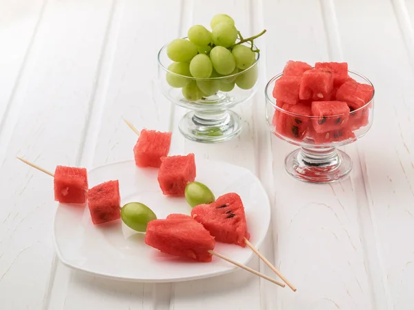 Sommer Dessert Aus Frischer Wassermelone Und Trauben — Stockfoto