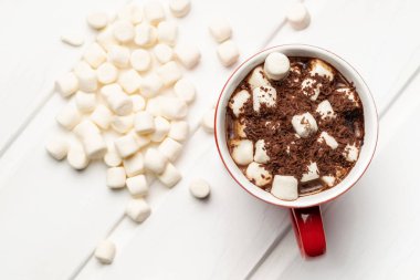 Yukarıdan kakao kupa ve hatmi vurdu