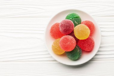 Lezzetli jöle şekerler levhadanoluşan üst görüntüleme