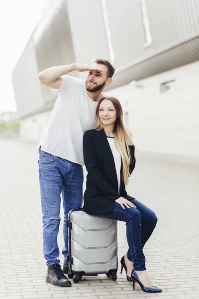 Feliz Pareja Joven Concepto Viaje Vuelos Avión Hombre Mujer Con —  Fotos de Stock