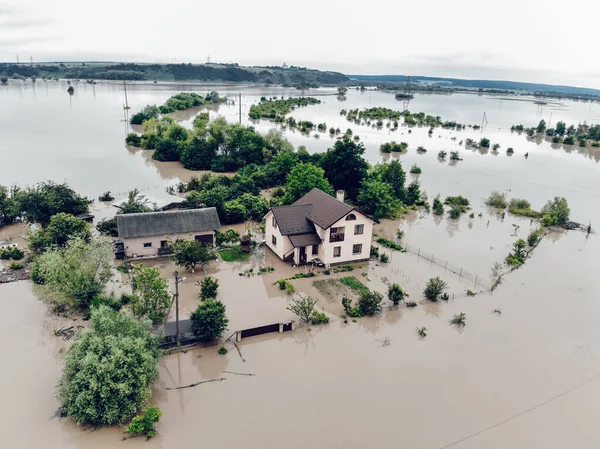 Banjir Halaman Dekat Sungai Dniester Banjir Sungai Bencana Alam Ukraina Stok Foto Bebas Royalti