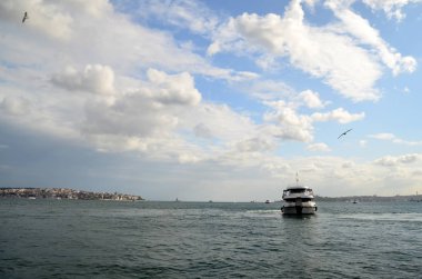 Istanbul ve yolcu feribot için görüntüleyin. Nehir Boğaziçi'nin. Türkiye