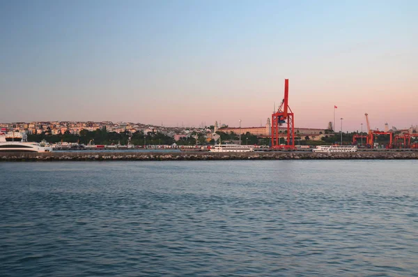 Visa Till Hamnen Istanbul Turkiet Industrin Visa Från Havet — Stockfoto