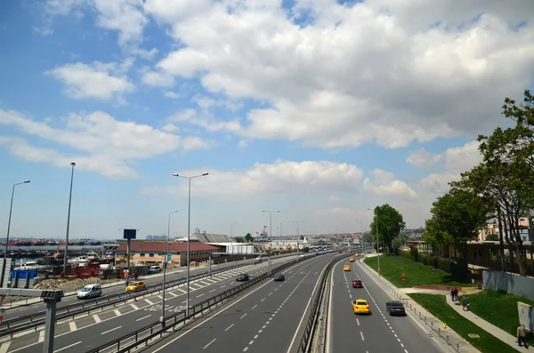Istanbul Turquía Mayo 2018 Paisaje Por Carretera Una Autopista Instanbul —  Fotos de Stock
