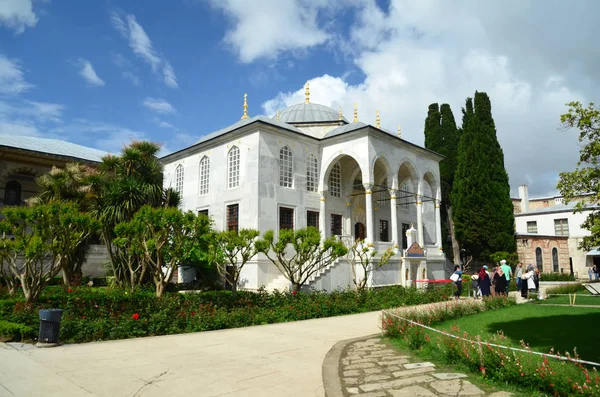 Istanbul, Türkiye - 11 Mayıs 2018: Sultan Ahmed III, Topkapı Sarayı Kütüphanesi. 400 yıl boyunca Osmanlı sultanlarının ikamet öyleydi