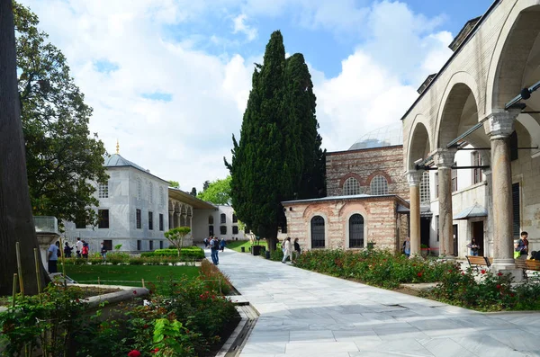 Istanbul Turquía Mayo 2018 Patio Del Museo Del Palacio Topkapi — Foto de Stock