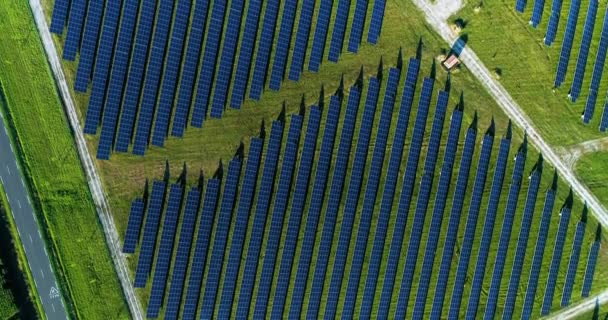 Painéis Solares Vista Aérea — Vídeo de Stock