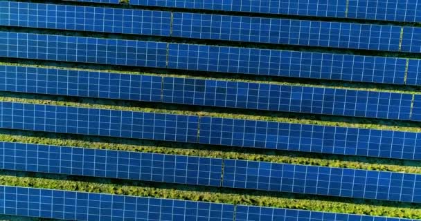 Painéis Solares Vista Aérea — Vídeo de Stock