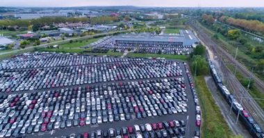 otopark ve arerial görünümünde kamyon