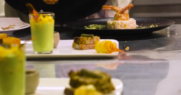 Bir Gurme Restoranda Karides Risotto — Stok video