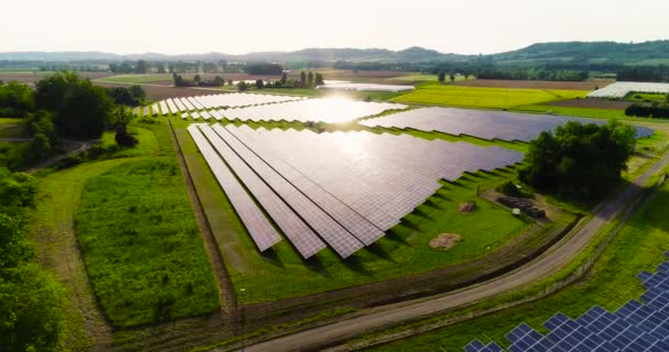 Painéis Solares Vista Aérea — Vídeo de Stock