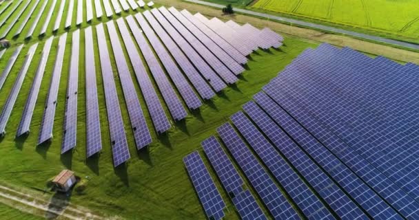 Paneles Solares Vista Aérea — Vídeo de stock