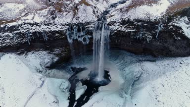Hava manzaralı şelale, İzlanda