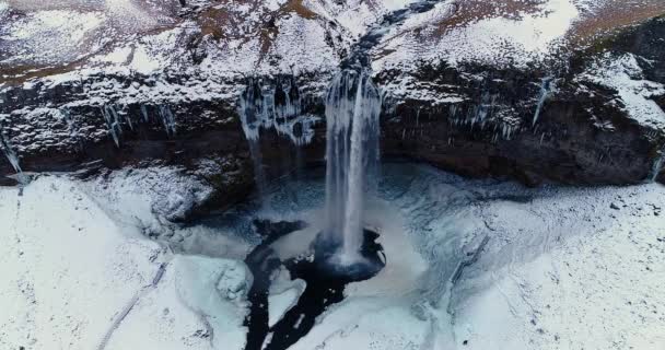 cascade en vue aérienne, Islande