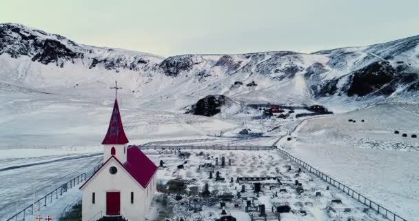 Iglesia Vista Aérea Islandia — Vídeos de Stock