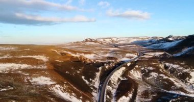 Yolun ortasında kış hava görünümünde, İzlanda
