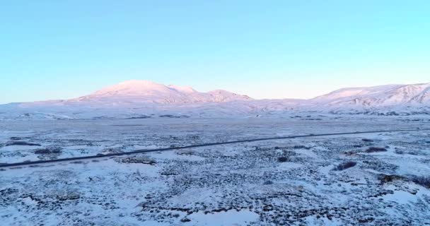 Bil Vägen Vinter Flygfoto — Stockvideo