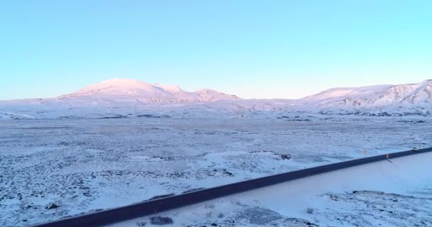 Bil Vägen Vinter Flygfoto — Stockvideo