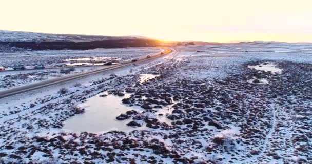 Автомобиль Дороге Зимой Высоты Птичьего Полета — стоковое видео