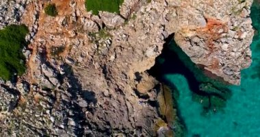 İspanya kıyısındaki uçurum