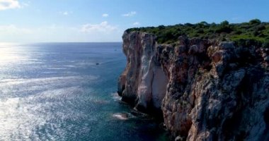 İspanya kıyısındaki uçurum