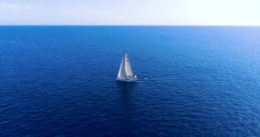 Cliff tekne ile İspanyol sahilde