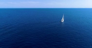 Cliff tekne ile İspanyol sahilde