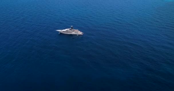 Yacht Medelhavet — Stockvideo