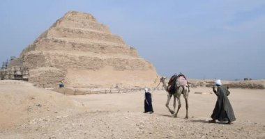 Zaman atlamalı ve yakın çekim ile Mısır piramitleri