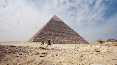 Zaman atlamalı ve yakın çekim ile Mısır piramitleri