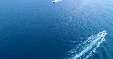 Denizde bir uyku modundan çıkarma bırakarak tekne