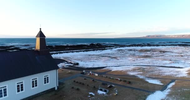 Iglesia Vista Aérea Islandia — Vídeo de stock