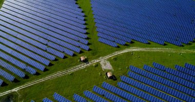 Hava görünümünde güneş panelleri