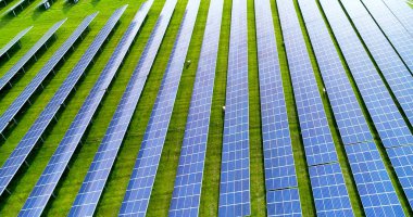 Hava görünümünde güneş panelleri