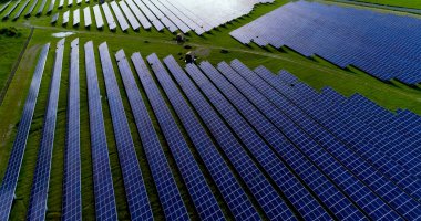 Hava görünümünde güneş panelleri