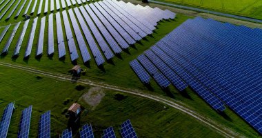 Hava görünümünde güneş panelleri