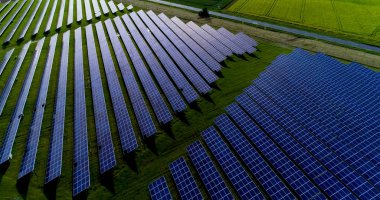 Hava görünümünde güneş panelleri
