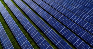 Hava görünümünde güneş panelleri