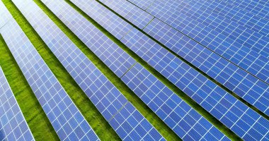 Hava görünümünde güneş panelleri