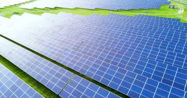 Hava görünümünde güneş panelleri